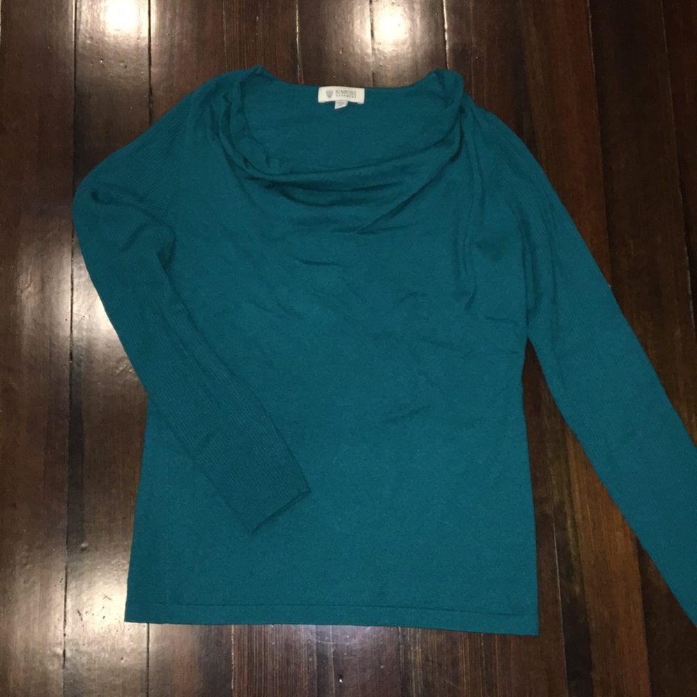Light weight, kelly green, cashmere sweater